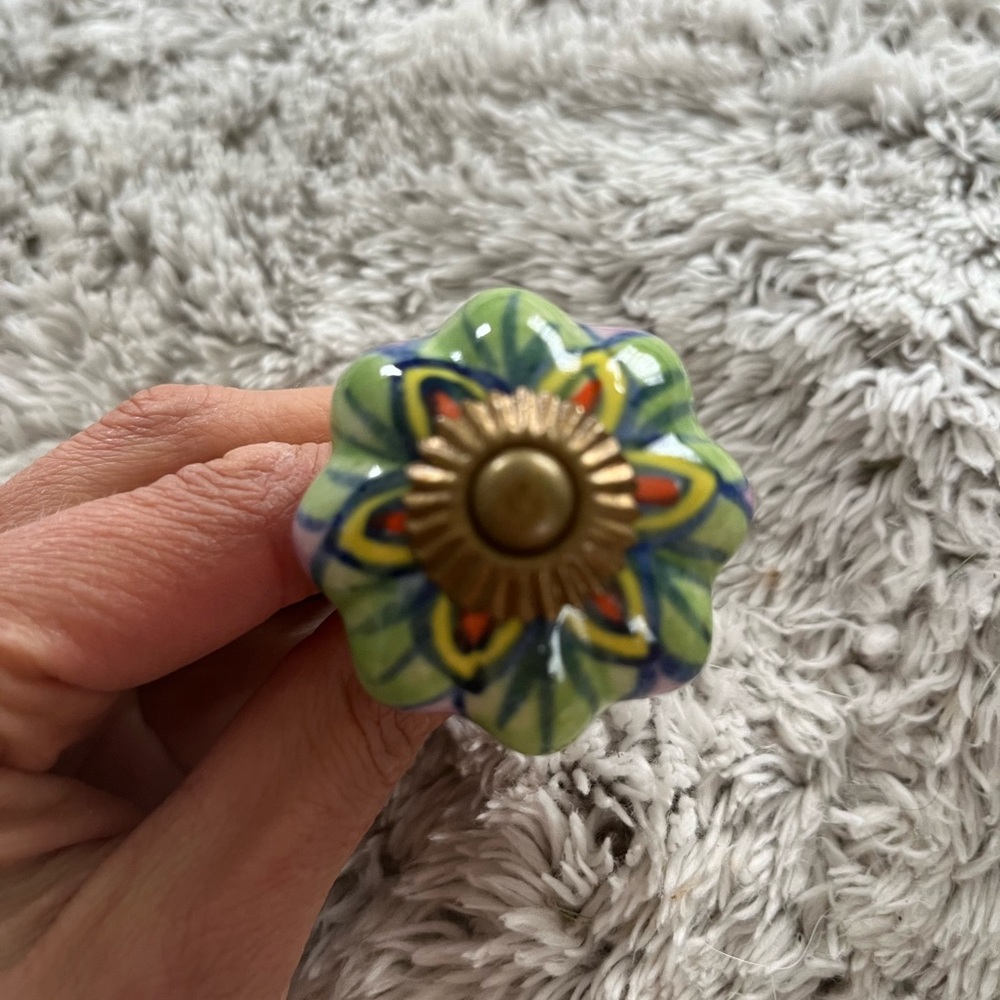 Two hand painted door knobs. - Picture 2 of 8